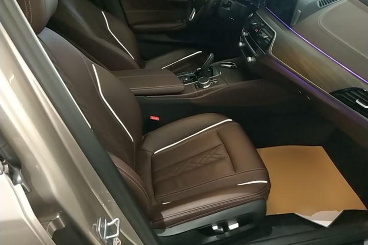 Used BMW 5 Series New Energy 2020 530Le Luxury Package Right Front Seat