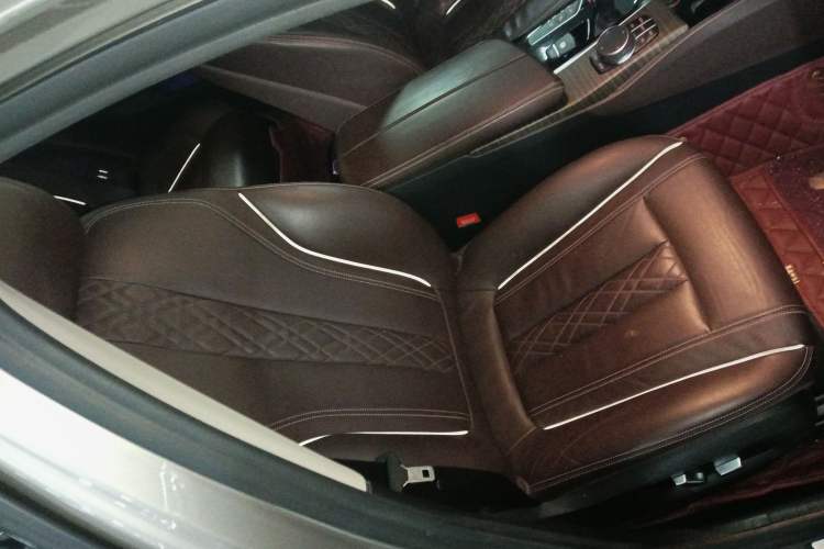Used BMW 5 Series New Energy 2020 Mileage Upgrade Version 530Le Luxury Package Right Front Seat