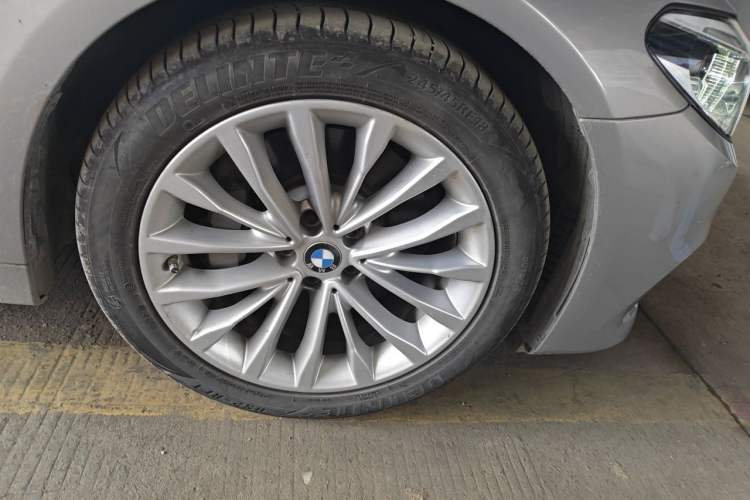 Used BMW 5 Series New Energy 2020 530Le Luxury Package Right Front Wheel Hub