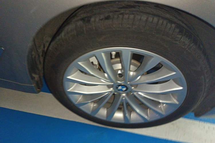 Used BMW 5 Series New Energy 2020 Mileage Upgrade Version 530Le Pioneer Edition Right Front Wheel Hub