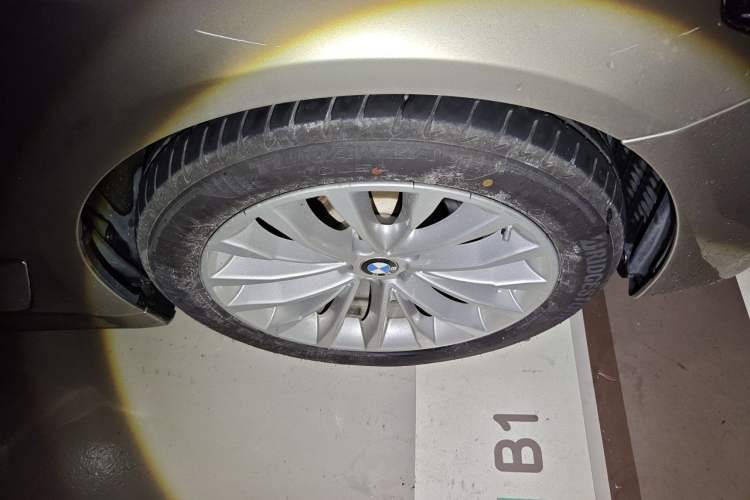 Used BMW 5 Series New Energy 2020 530Le Luxury Package Right Front Wheel Hub