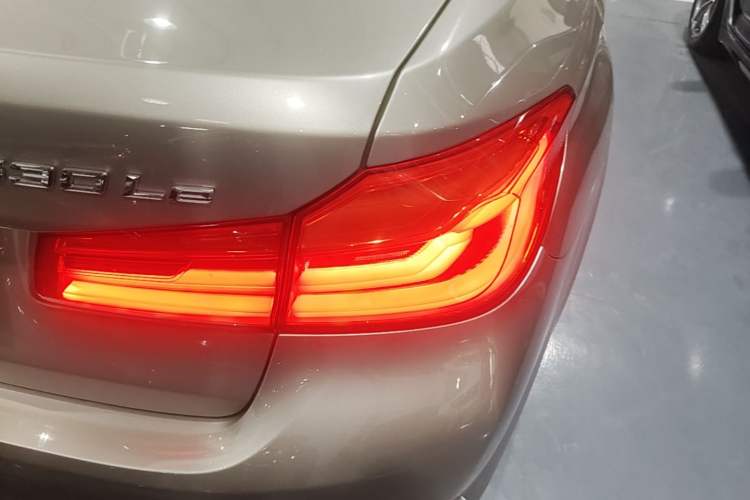 Used BMW 5 Series New Energy 2020 Mileage Upgrade Version 530Le Pioneer Edition Right Rear Taillight