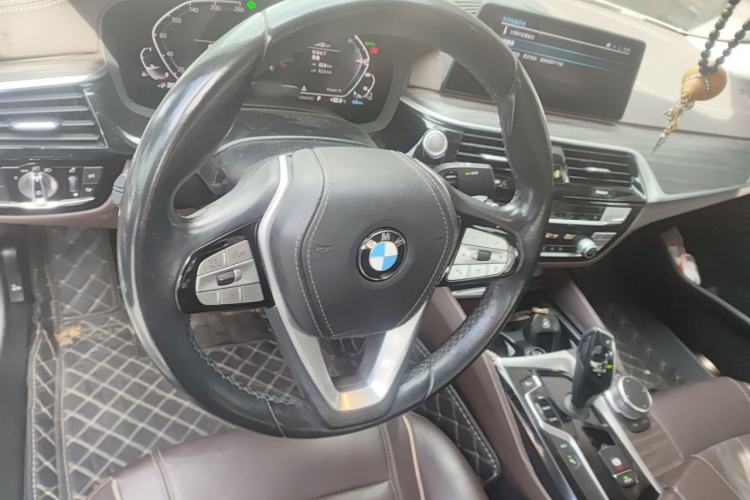Used BMW 5 Series New Energy 2020 Mileage Upgrade Version 530Le Luxury Package Steering Wheel