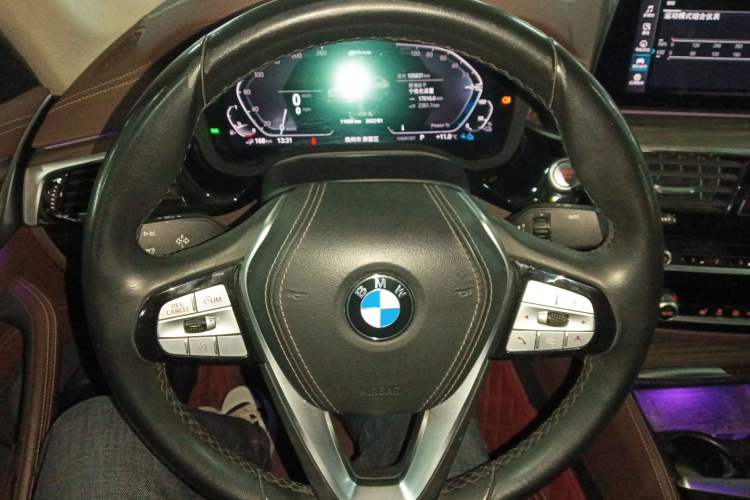 Used BMW 5 Series New Energy 2020 Mileage Upgrade Version 530Le Luxury Package Steering Wheel
