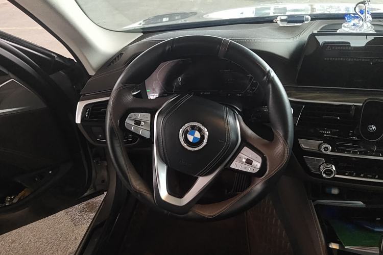 Used BMW 5 Series New Energy 2020 Mileage Upgrade Version 530Le Luxury Package Steering Wheel