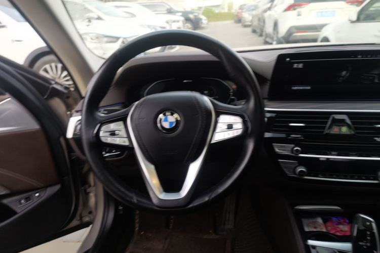 Used BMW 5 Series New Energy 2020 Mileage Upgrade Version 530Le Pioneer Edition Steering Wheel