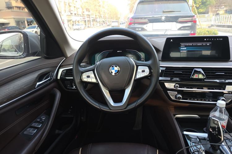 Used BMW 5 Series New Energy 2020 Mileage Upgrade Version 530Le Luxury Package Steering Wheel