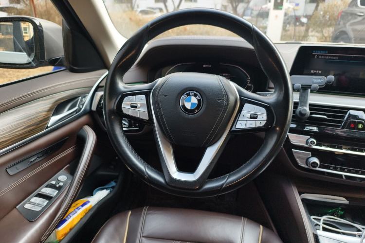 Used BMW 5 Series New Energy 2020 Mileage Upgrade Version 530Le Luxury Package Steering Wheel
