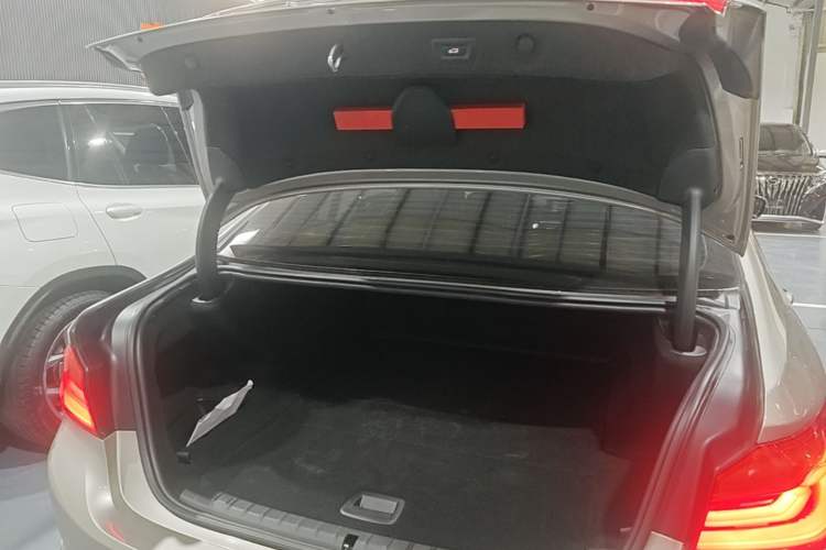 Used BMW 5 Series New Energy 2020 Mileage Upgrade Version 530Le Pioneer Edition Trunk