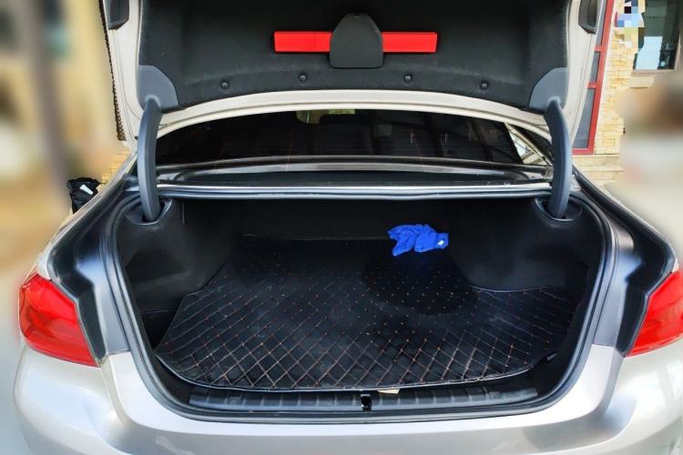 Used BMW 5 Series New Energy 2020 Mileage Upgrade Version 530Le Pioneer Edition Trunk