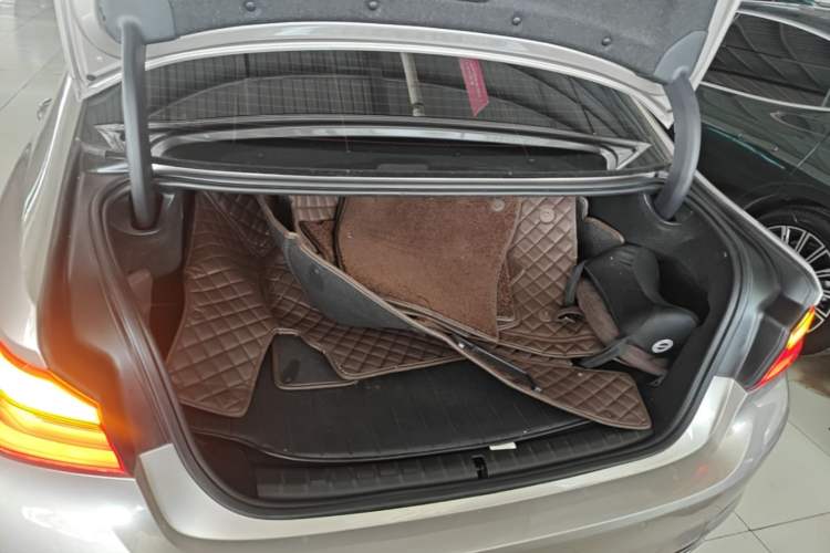 Used BMW 5 Series New Energy 2020 530Le Luxury Package Trunk