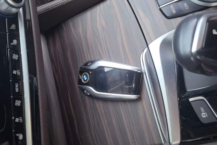 Used BMW 5 Series New Energy 2020 Mileage Upgrade Version 530Le Luxury Package Vehicle Key