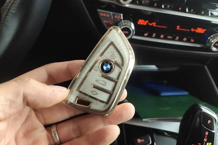 Used BMW 5 Series New Energy 2020 Mileage Upgrade Version 530Le Luxury Package Vehicle Key