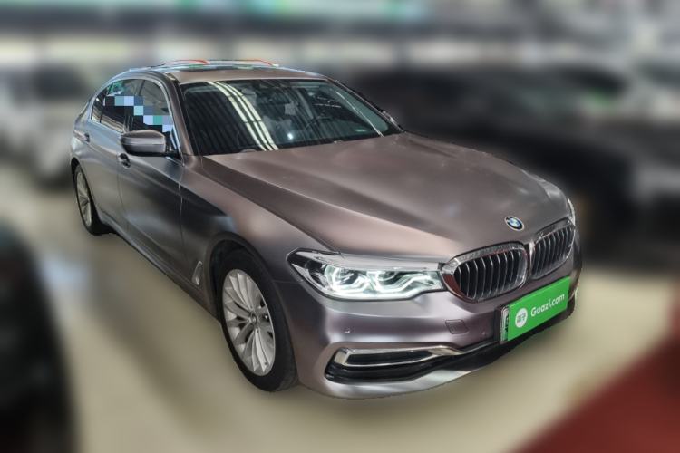 Used BMW 5 Series New Energy 2020 Mileage Upgrade Version 530Le Luxury Package Front Right 45 Deg