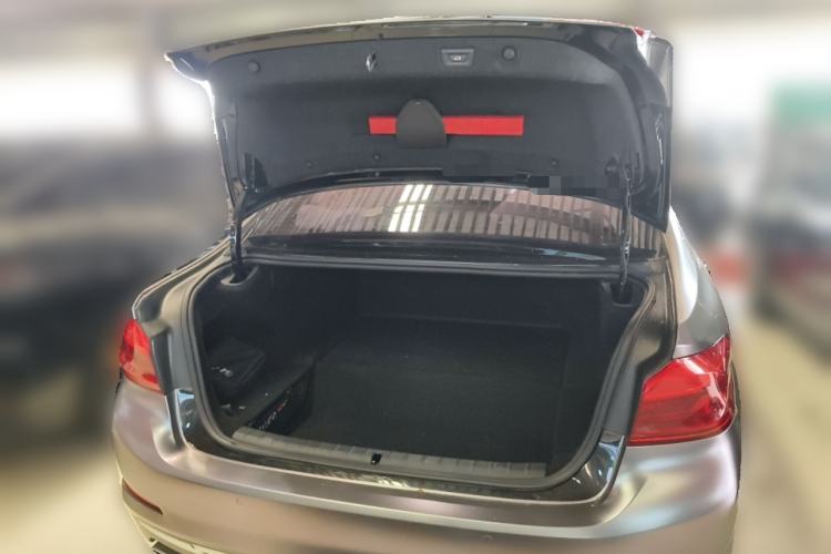 Used BMW 5 Series New Energy 2020 Mileage Upgrade Version 530Le Luxury Package Trunk
