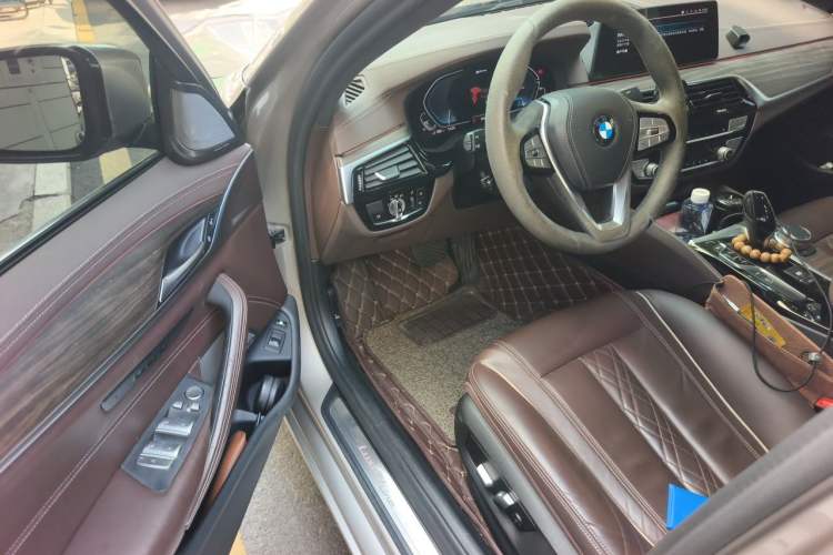 Used BMW 5 Series New Energy 2020 530Le Luxury Package Driver Seat