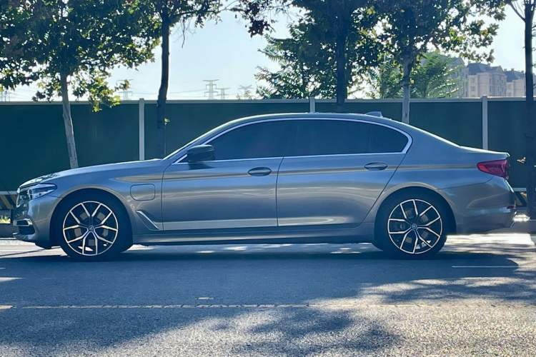 Used BMW 5 Series New Energy 2020 Mileage Upgrade Version 530Le Luxury Package Exterior 3