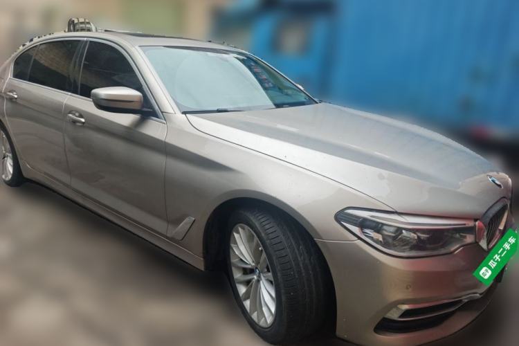 Used BMW 5 Series New Energy 2020 530Le Luxury Package Front Right 45 Deg