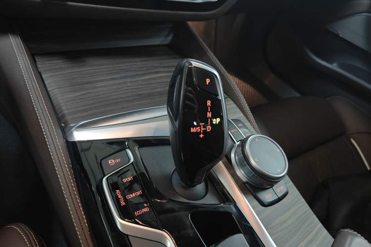Used BMW 5 Series New Energy 2020 Mileage Upgrade Version 530Le Pioneer Edition Gear Lever