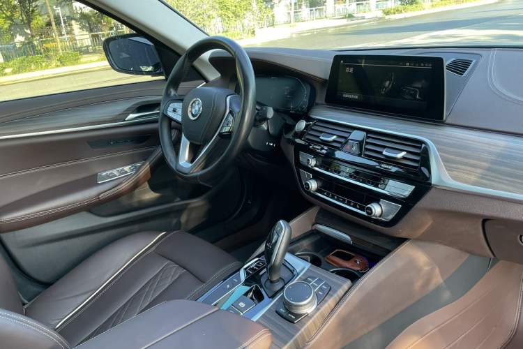 Used BMW 5 Series New Energy 2020 Mileage Upgrade Version 530Le Luxury Package Interior 4