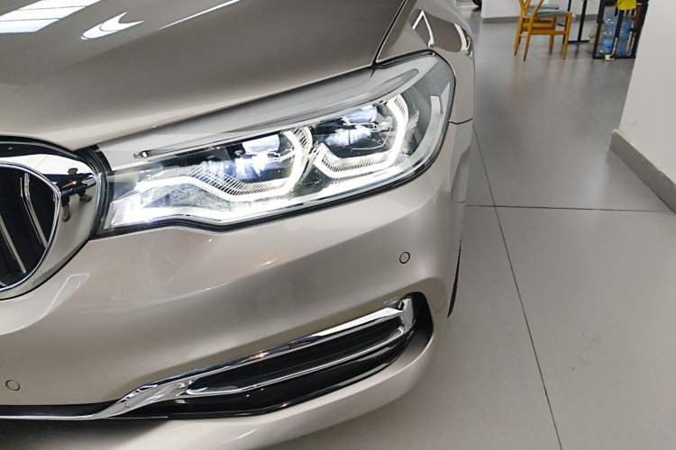 Used BMW 5 Series New Energy 2020 Mileage Upgrade Version 530Le Luxury Package Left Front Headlight