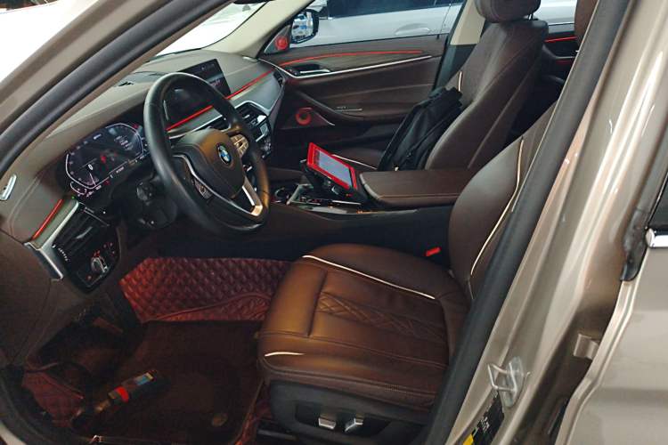 Used BMW 5 Series New Energy 2020 Mileage Upgrade Version 530Le Luxury Package Left Front Seat