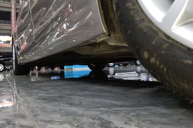 Used BMW 5 Series New Energy 2020 Mileage Upgrade Version 530Le Luxury Package Left Side Sill