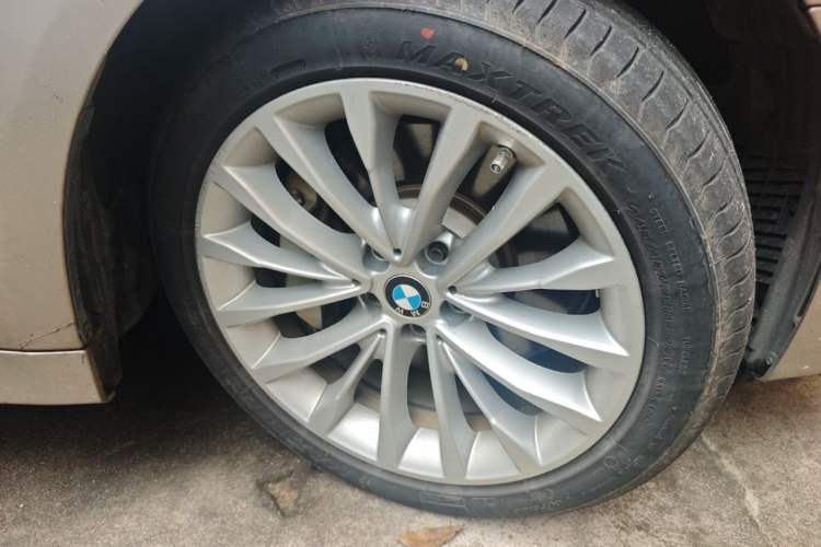Used BMW 5 Series New Energy 2020 530Le Luxury Package Right Front Wheel Hub
