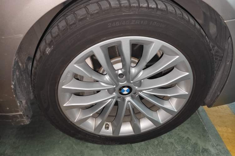 Used BMW 5 Series New Energy 2020 Mileage Upgrade Version 530Le Luxury Package Right Front Wheel Hub