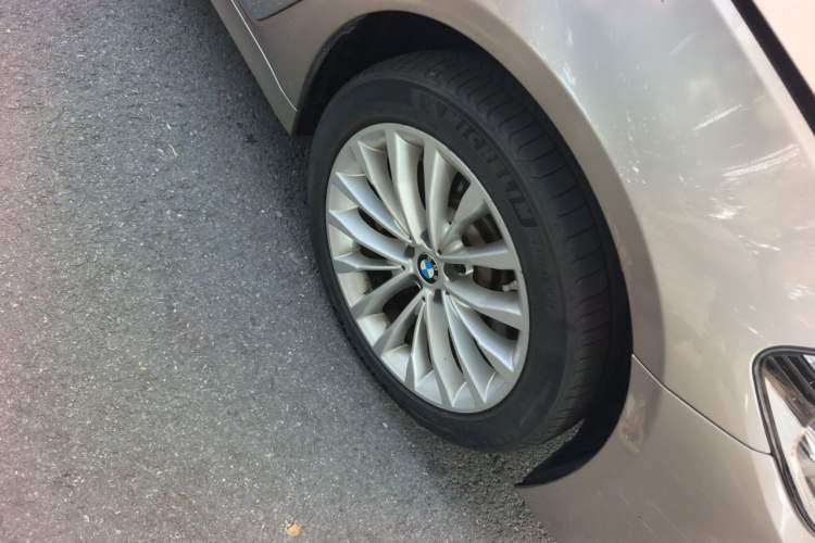 Used BMW 5 Series New Energy 2020 530Le Luxury Package Right Front Wheel Hub