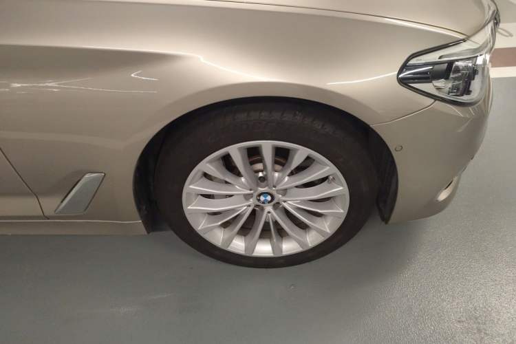 Used BMW 5 Series New Energy 2020 530Le Luxury Package Right Front Wheel Hub