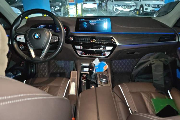 Used BMW 5 Series New Energy 2020 Mileage Upgrade Version 530Le Luxury Package Center Console
