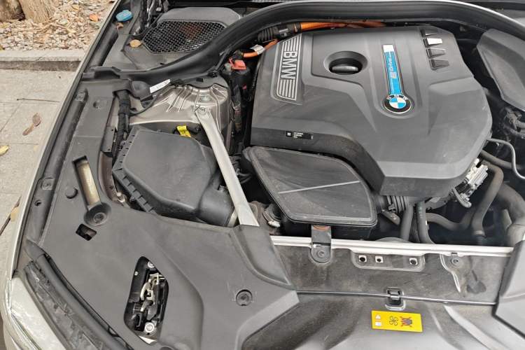 Used BMW 5 Series New Energy 2020 530Le Pioneer Edition Engine Bay Right