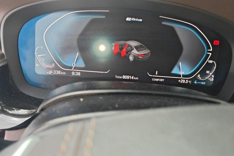 Used BMW 5 Series New Energy 2020 530Le Pioneer Edition Odometer Close Up