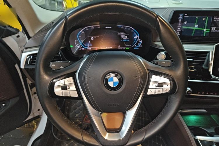 Used BMW 5 Series New Energy 2020 Mileage Upgrade Version 530Le Luxury Package Steering Wheel