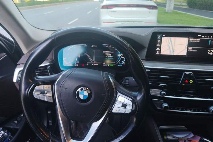 Used BMW 5 Series New Energy 2020 Mileage Upgrade Version 530Le Pioneer Edition Center Console