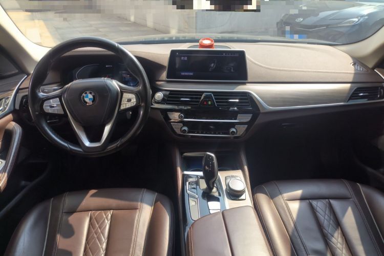 Used BMW 5 Series New Energy 2020 Mileage Upgrade Version 530Le Luxury Package Center Console
