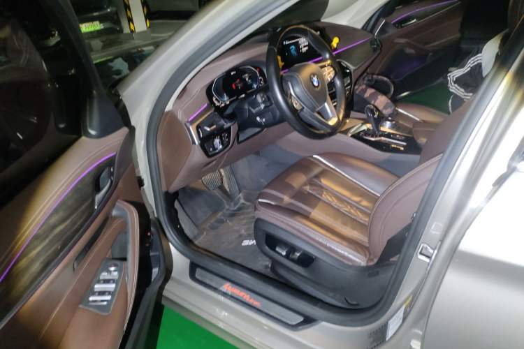 Used BMW 5 Series New Energy 2020 Mileage Upgrade Version 530Le Luxury Package Driver Seat