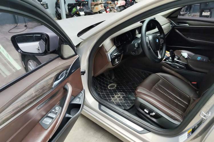 Used BMW 5 Series New Energy 2020 Mileage Upgrade Version 530Le Luxury Package Driver Seat