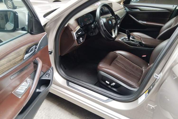 Used BMW 5 Series New Energy 2020 530Le Luxury Package Driver Seat