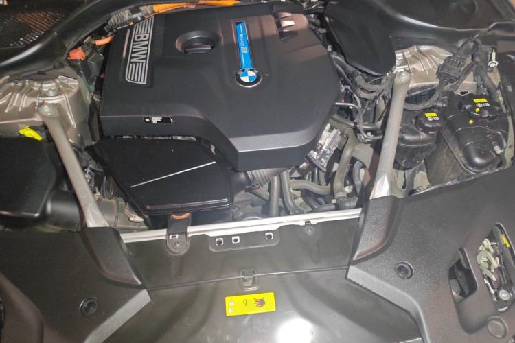Used BMW 5 Series New Energy 2020 530Le Pioneer Edition Engine Bay