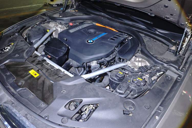 Used BMW 5 Series New Energy 2020 530Le Luxury Package Engine Bay Left