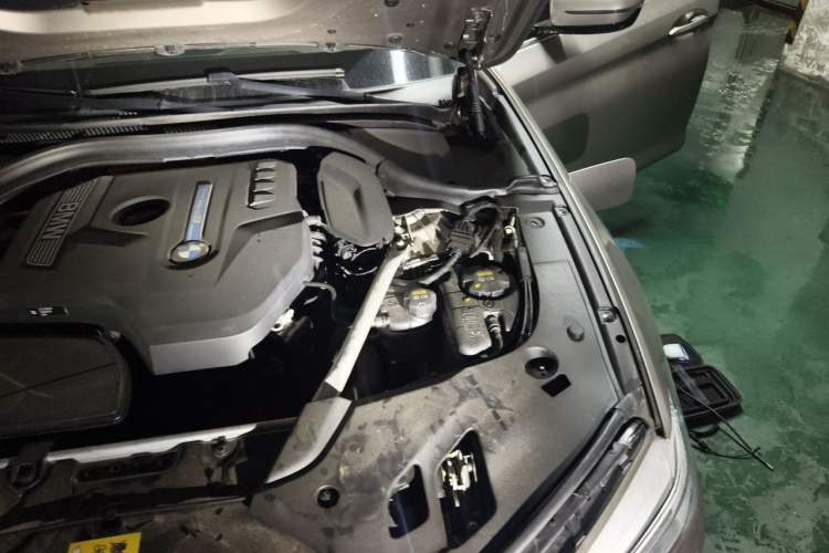 Used BMW 5 Series New Energy 2020 530Le Luxury Package Engine Bay Left