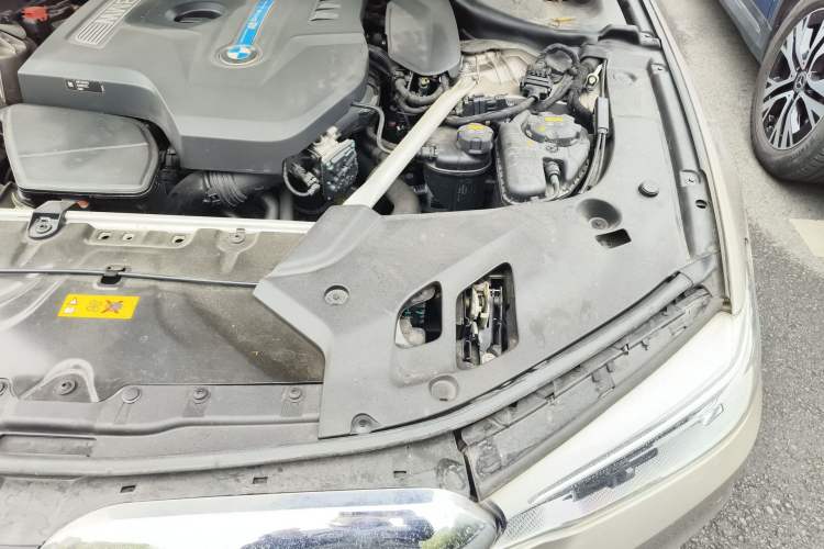Used BMW 5 Series New Energy 2020 Mileage Upgrade Version 530Le Luxury Package Engine Bay Left