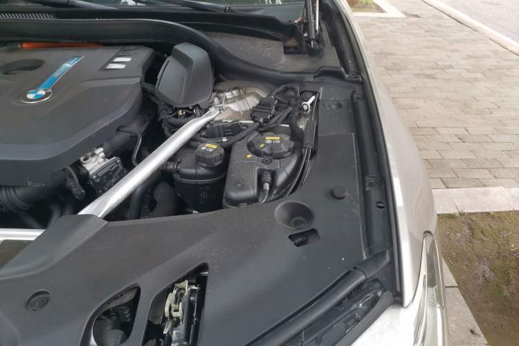 Used BMW 5 Series New Energy 2020 Mileage Upgrade Version 530Le Luxury Package Engine Bay Left