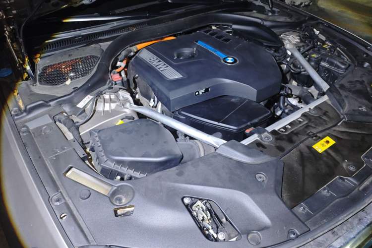 Used BMW 5 Series New Energy 2020 530Le Luxury Package Engine Bay Right