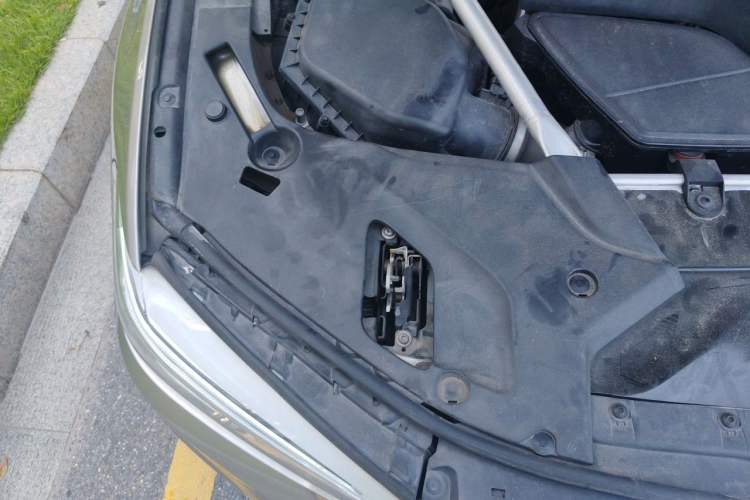 Used BMW 5 Series New Energy 2020 Mileage Upgrade Version 530Le Pioneer Edition Engine Bay Right