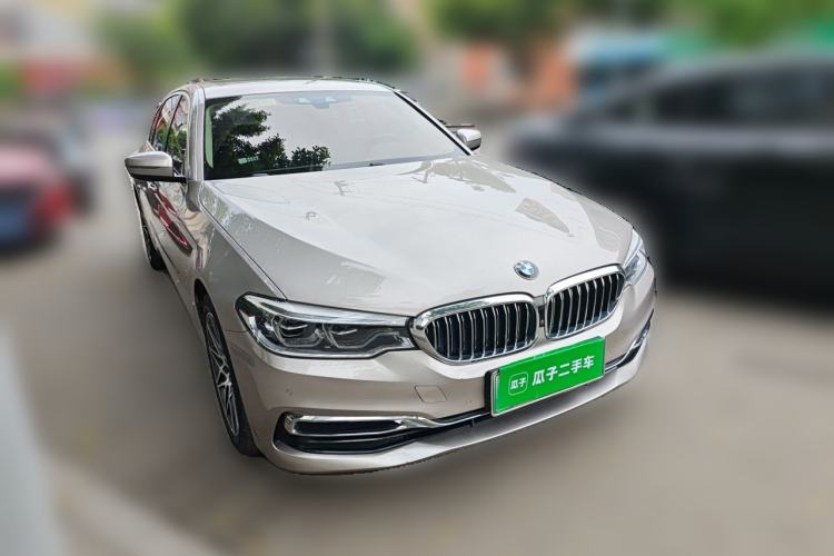Used BMW 5 Series New Energy 2020 530Le Luxury Package Front Right 45 Deg
