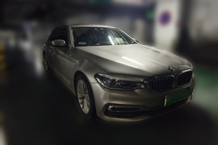 Used BMW 5 Series New Energy 2020 530Le Luxury Package Front Right 45 Deg