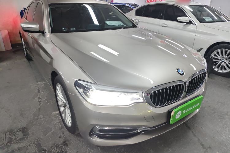 Used BMW 5 Series New Energy 2020 530Le Luxury Package Front Right 45 Deg